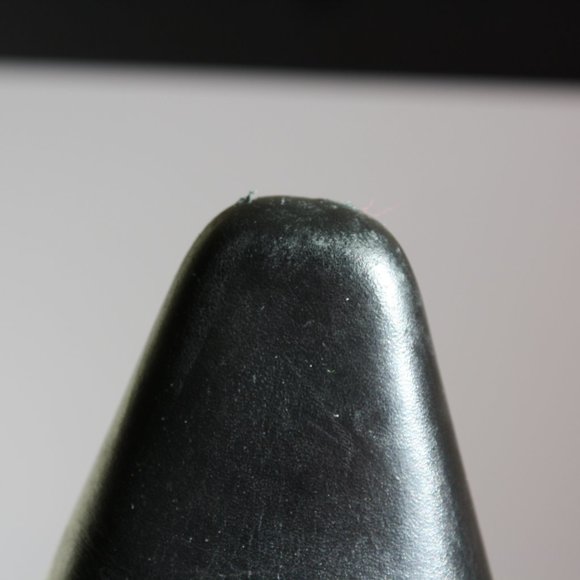 size 7 1/2 Anne Klein iFlex Ankle boots w/ Buckle pointed toe black leather - Picture 7 of 9